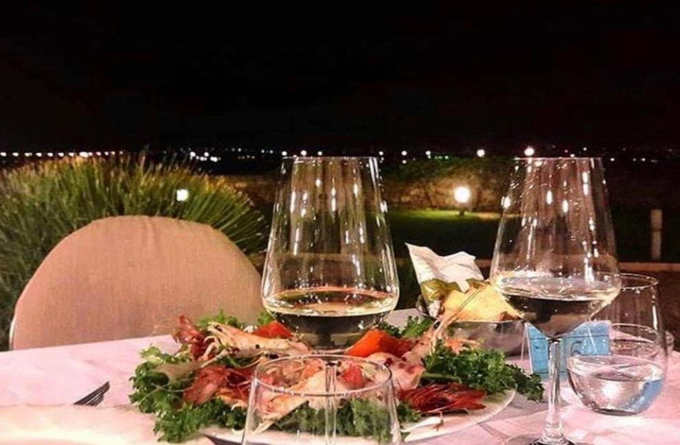 Hotel Saraceno Al Faro Таранто Екстер'єр фото