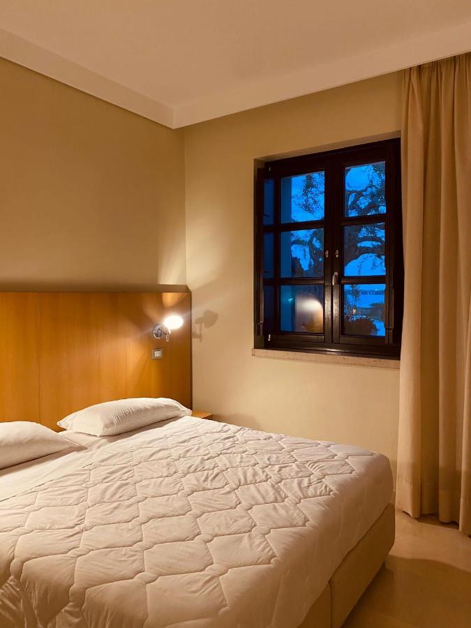 Hotel Saraceno Al Faro Таранто Екстер'єр фото