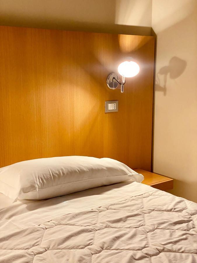 Hotel Saraceno Al Faro Таранто Екстер'єр фото