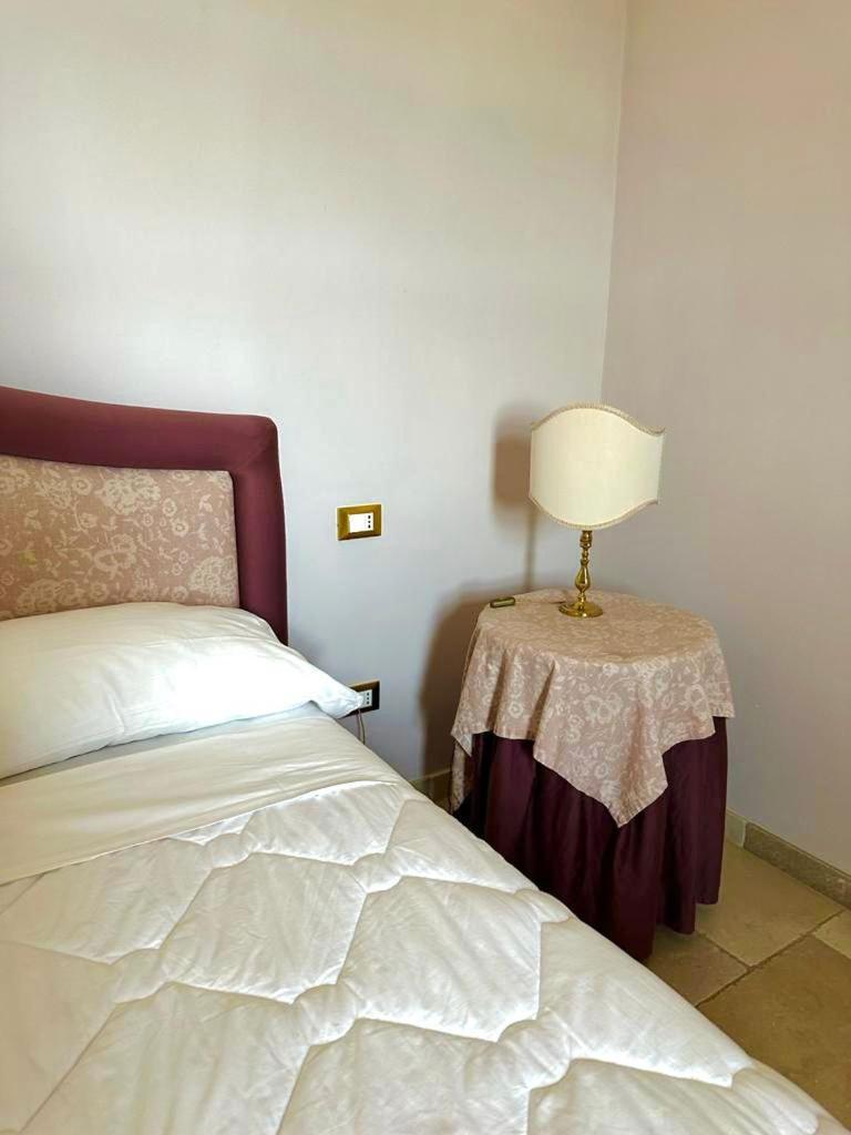 Hotel Saraceno Al Faro Таранто Екстер'єр фото