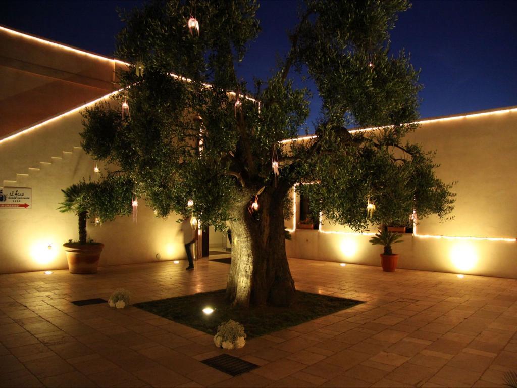 Hotel Saraceno Al Faro Таранто Екстер'єр фото