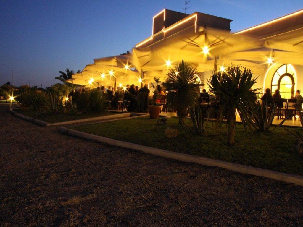 Hotel Saraceno Al Faro Таранто Екстер'єр фото
