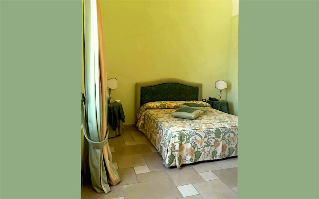 Hotel Saraceno Al Faro Таранто Екстер'єр фото