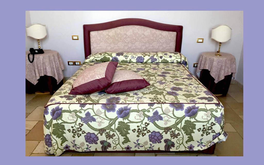 Hotel Saraceno Al Faro Таранто Екстер'єр фото
